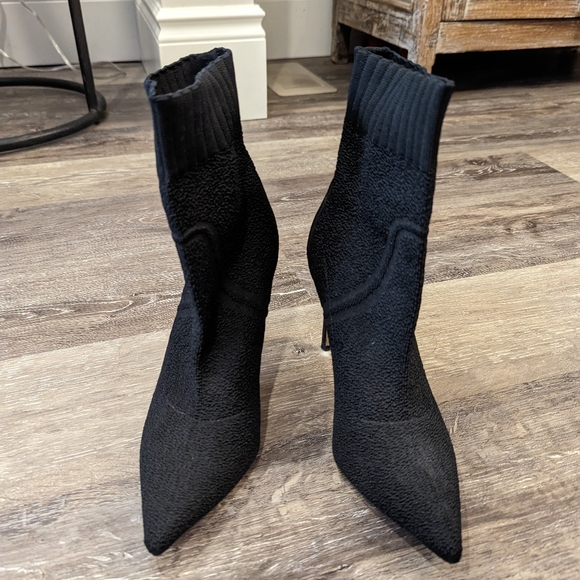 Black heeled boots - Picture 3 of 4